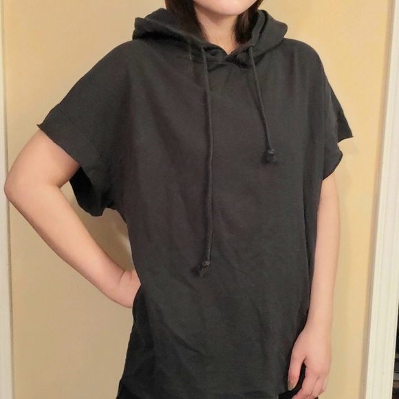 ZARA SPORTY SLEEVELESS HOODY - Picture 3 of 3